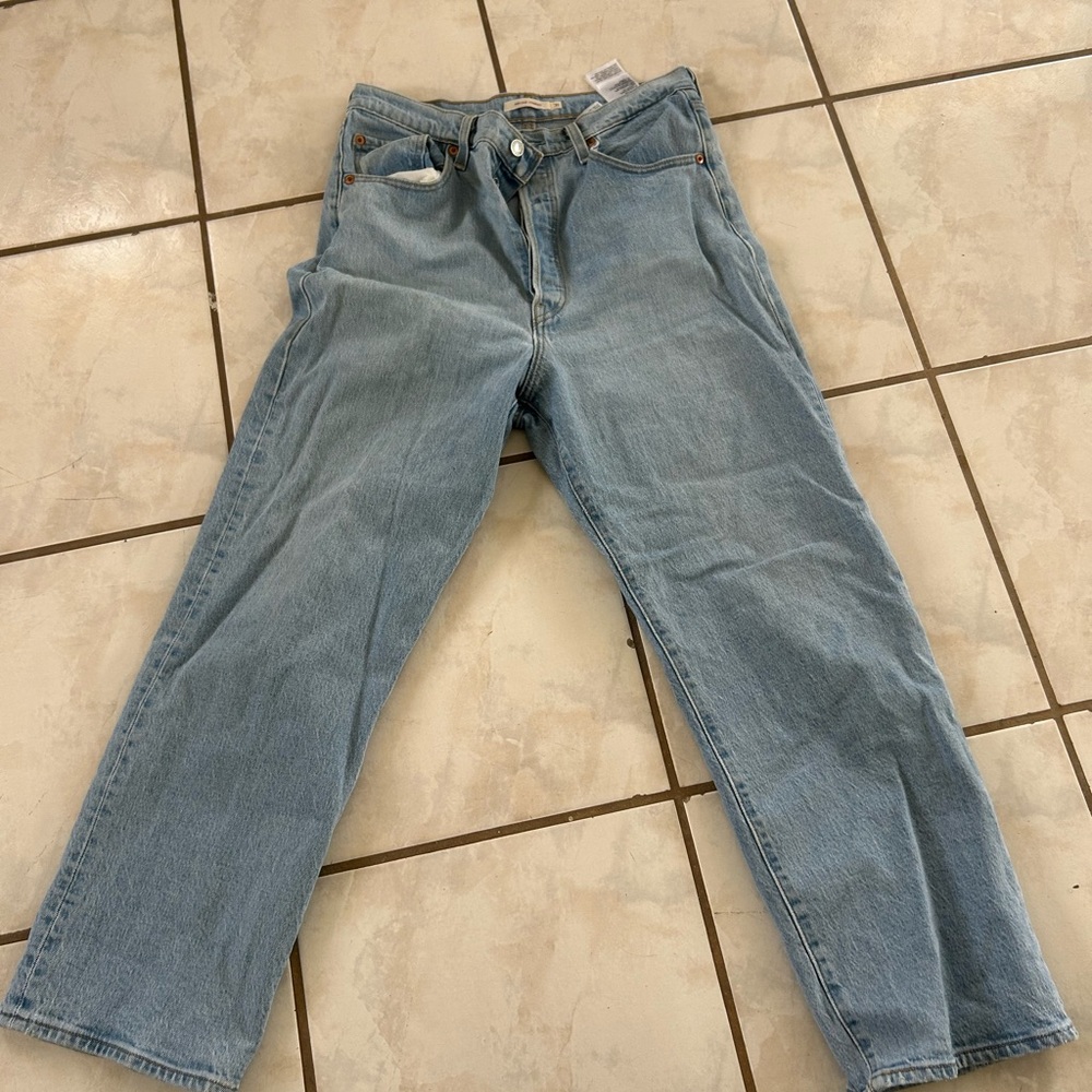 Levi's Light Wash High-Rise Straight Jeans
